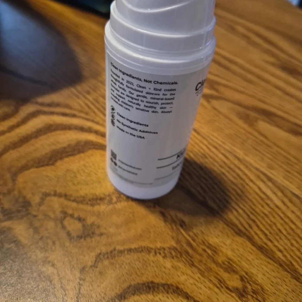 Kids Face & Body SPF 40 Mineral Sunscreen - Nwot